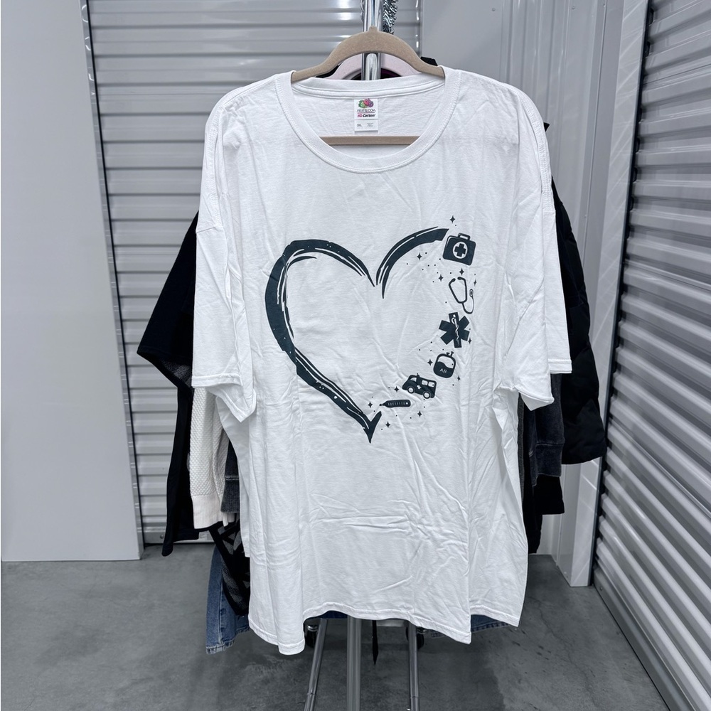 Ambulance Icon T-Shirt | size 3XL
